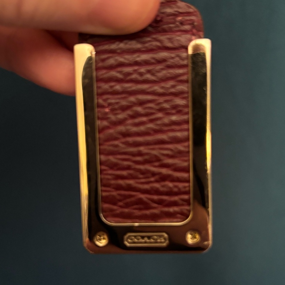 New Pinnacle Coach Horse & Carriage Maroon Leather Large Hangtag or Keychain! - Picture 4 of 4